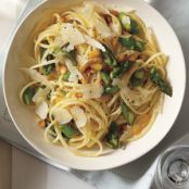 Linguine With Asparagus and Pine Nuts