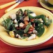 SPINACH, PEAR & ALMOND SALAD