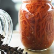 SWEET AND SPICY ASIAN STYLE PICKLED CARROTS