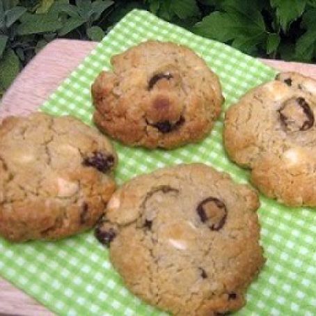 COOKIES - White Chocolate and Cranberry Cookies