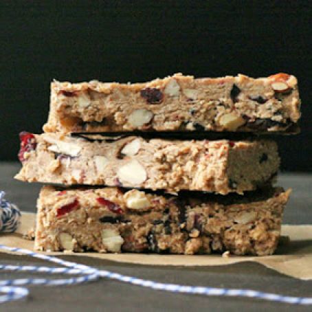 CHERRY-ALMOND GRANOLA BARS