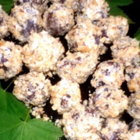 Grape Appetizers with Cream Cheese & Nuts