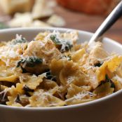 One-Pot Creamy Mushroom And Chicken Pasta