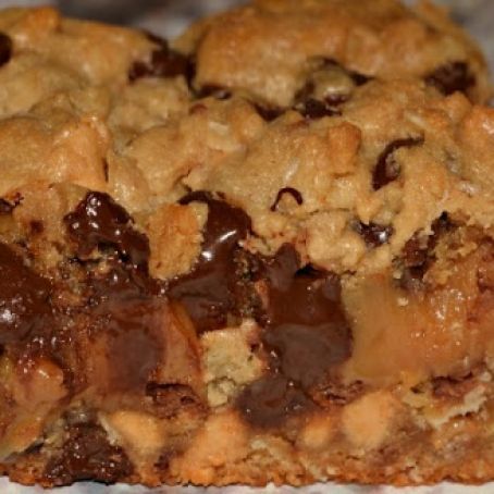 Toffee, Peanut Butter and Caramel Cookie Bars