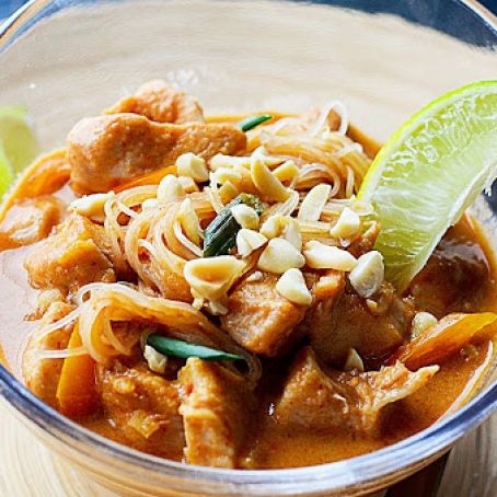 Slow Cooker Thai Spicy Peanut Chicken
