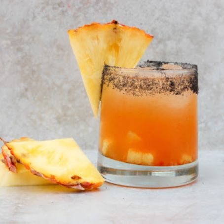 PINEAPPLE AND SRIRACHA MARGARITA