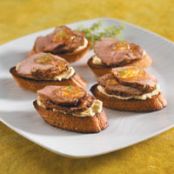 Pork Loin crostini w/White Cheddar spread & Bourbon-apple Jelly