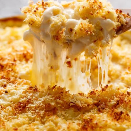 Creamy Garlic Parmesan Mac & Cheese