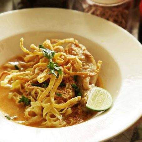 Khao Soi Gai (Northern Thai Coconut Curry Noodle Soup With Chicken)