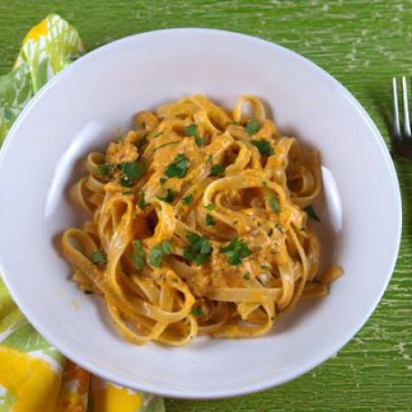 Pasta With Roasted Red Peppers & Goat Cheese
