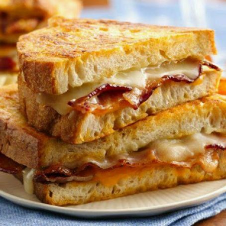 Bacon and Egg Breakfast Grilled Cheese