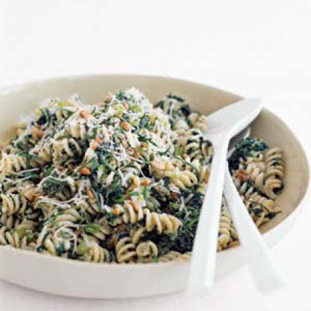 Fusilli with Spinach, Ricotta, and Raisins (Light)