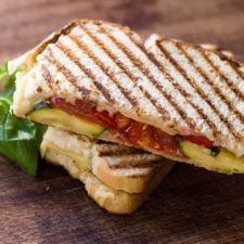 GRILLED CHEESE AND FRIED ZUCCHINI SANDWICH