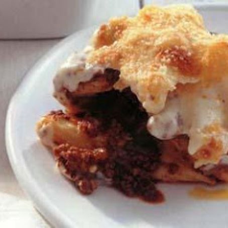 Beef and macaroni pie (Pastitsio)