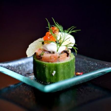 DADOS DE CALABACIN RELLENOS DE TARTAR DE SALMON