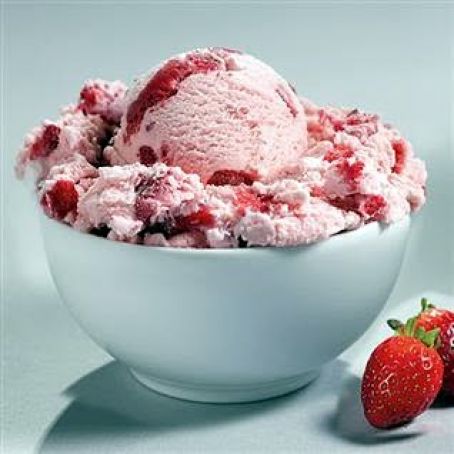 Old Fashioned Strawberry Ice Cream