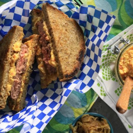 Custom Blend Beef Patty Melt with Pimento Cheese