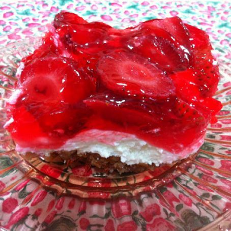 Strawberry Pretzel Salad