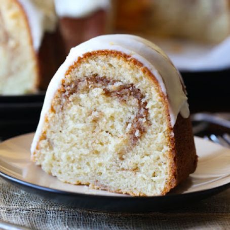 Cinnamon Roll Pound Cake - Cookies and Cups
