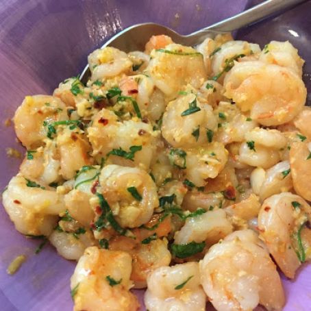Shrimp Scampi With Garlic, Red Pepper Flakes, and Herbs