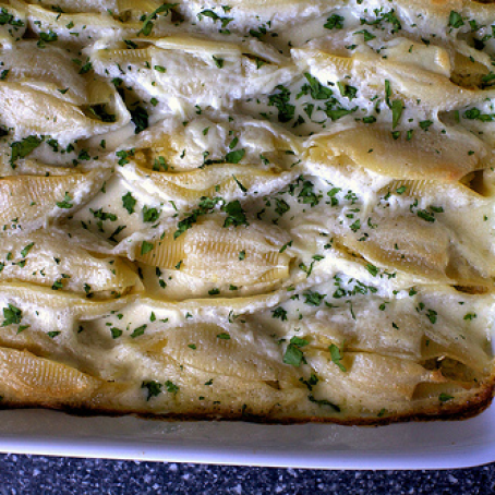 A Pasta for Lovers (Heart-Stuffed Shells in a Ricotta Sauce)