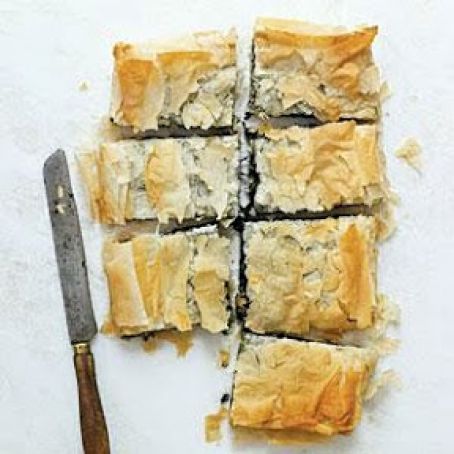Spinach pie with Goat Cheese and Pine Nuts