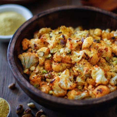 Cheesy Vegan Roasted Cauliflower
