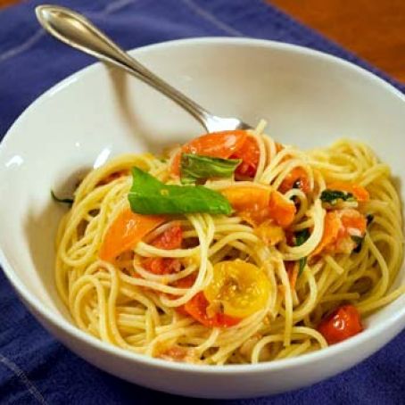 Spaghettini with Bacon and Basil