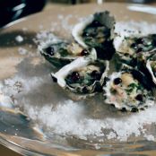 OYSTERS WITH CHAMPAGNE-VINEGAR MIGNONETTE