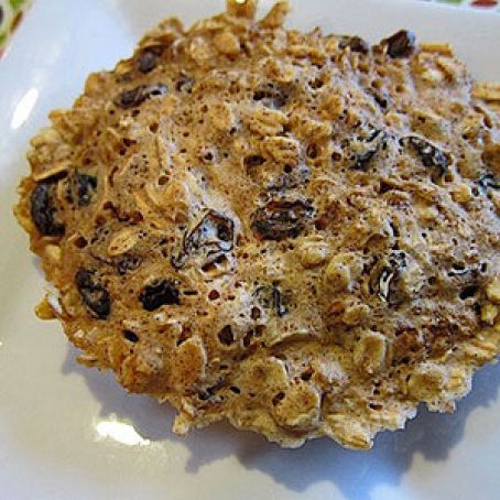 3-Minute Oatmeal Raisin Cookie
