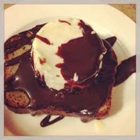 Hot Fudge-Banana Pound Cake