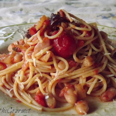 Rustic Tomato Sauce with Roasted Peppers and Cannellini Beans
