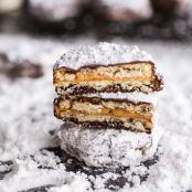 5-Ingredient Puppy Chow Ritz Cracker Cookies.