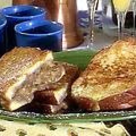 French Toast with Bananas and Walnuts