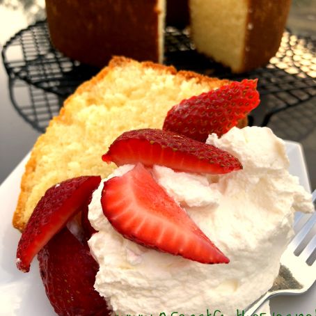 Cold-Oven Pound Cake