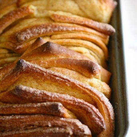 Cinnamon Sugar Pull-Apart Bread