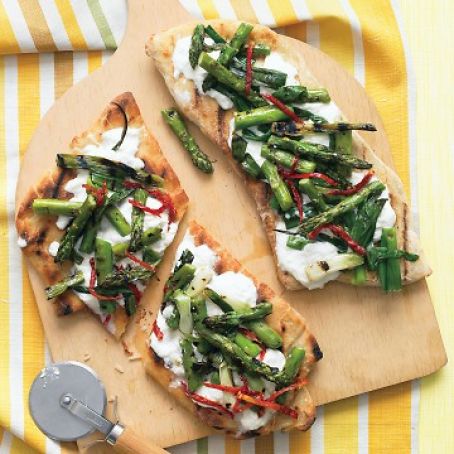 Asparagus Grilled Pizza with Sun Dried Tomatoes