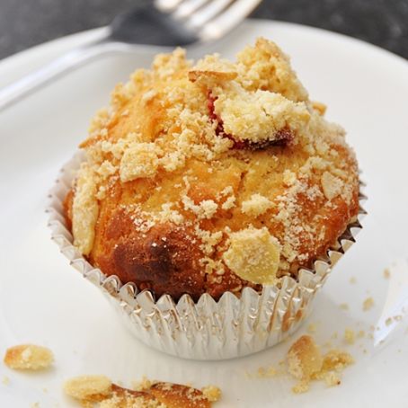 MUFFIN - Strawberry Crunch Muffins