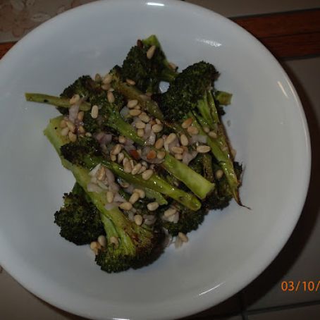 Broccoli with lemon and pine nuts
