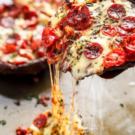 10-MINUTE PORTOBELLO PIZZAS