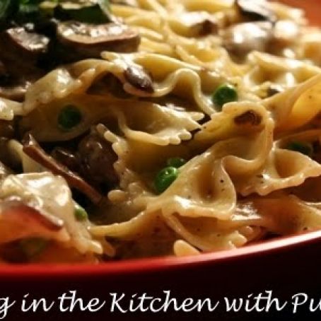 Bowties with creamy mushroom & gorgonzola sauce