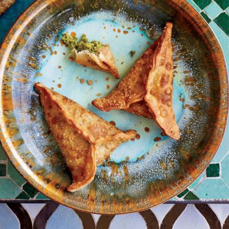 Green Pea Samosas (Hare Mutter Ki Samosa)