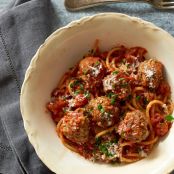 Spaghetti and Drop Meatballs With Tomato Sauce