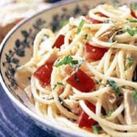 SPAGHETTI w/TUNA & FRESH TOMATO SAUCE