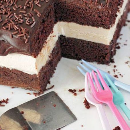 Pastel de Chocolate con Relleno de Crema de Mani