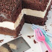 Pastel de Chocolate con Relleno de Crema de Mani