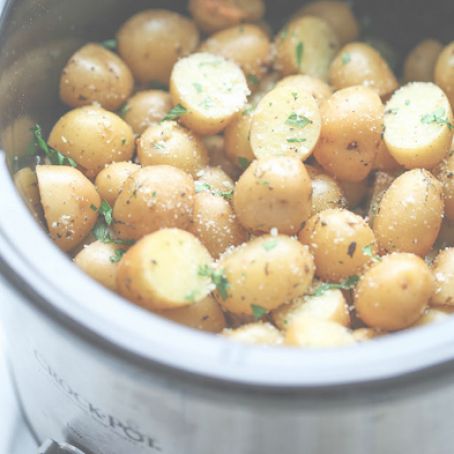 Slow Cooker Garlic Parm Potatoes