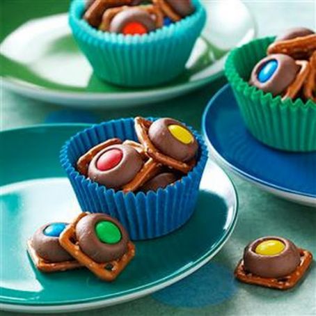 Chocolate Pretzel Rings Recipe