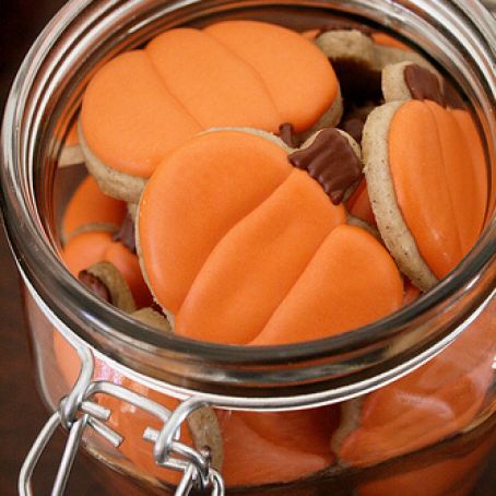 Pumpkin Spice Roll-out Sugar Cookies. | Life's a Batch