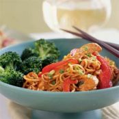 Chicken and Noodles with Peanut Sauce